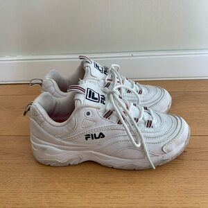 White Fila Sneakers Women’s Size 7
